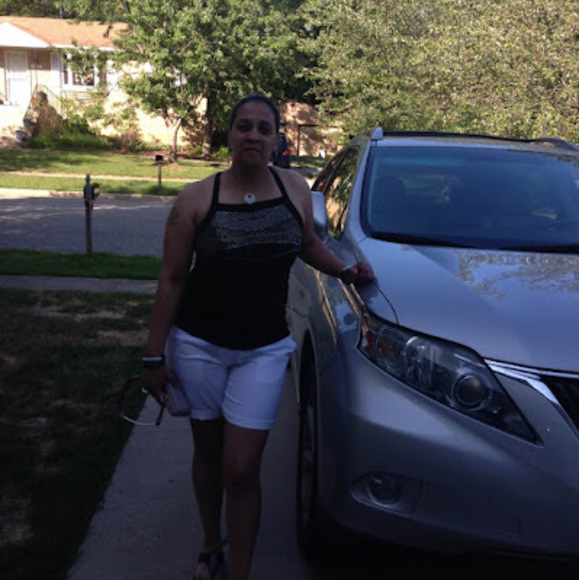 Meet your Posher, Sandi - Picture 1 of 1